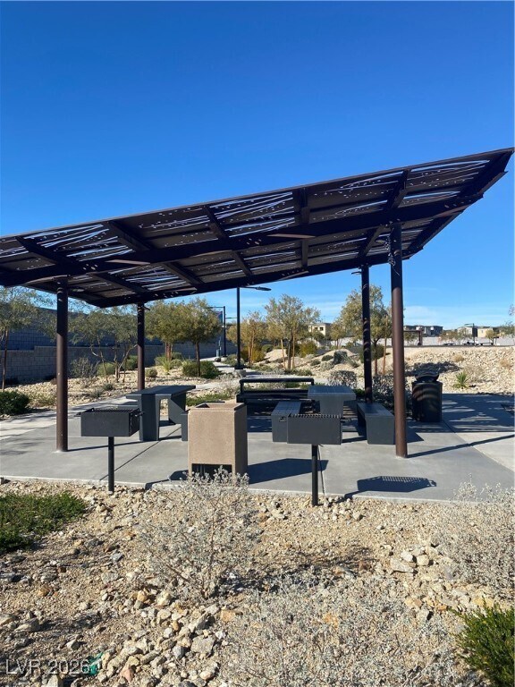 Building Photo - 9215 Sky Pointe Dr