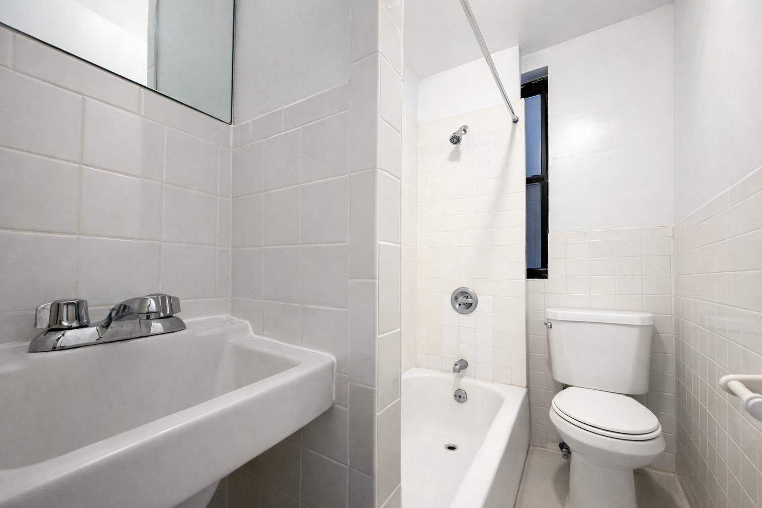 Building Photo - 1270 First Avenue