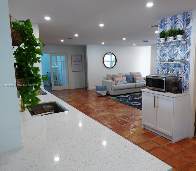 Building Photo - 1428 Nautilus Is