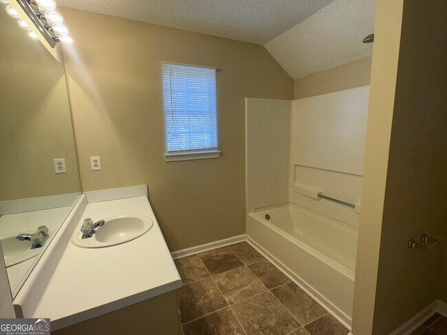 Building Photo - 116 Pointe Ct