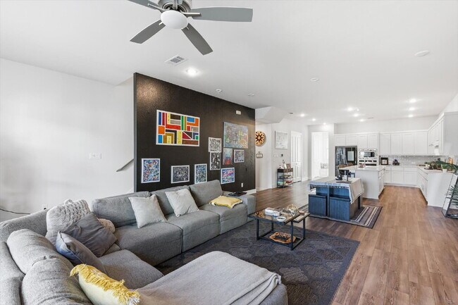 Building Photo - Cozy home in Merion at Midtown Park, one of Dallas's most convenient and family-friendly communit...