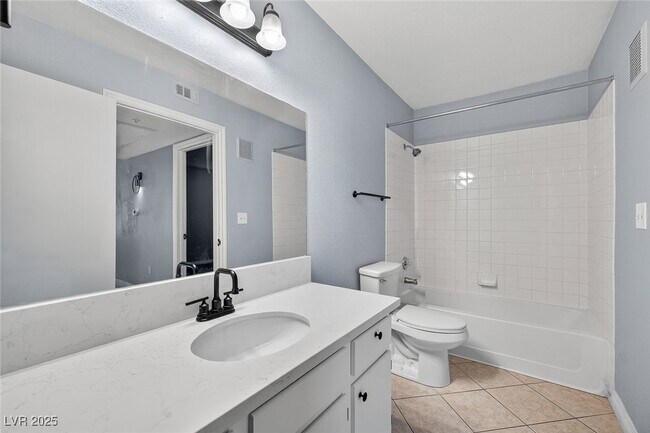 Building Photo - 1150 N Buffalo Dr
