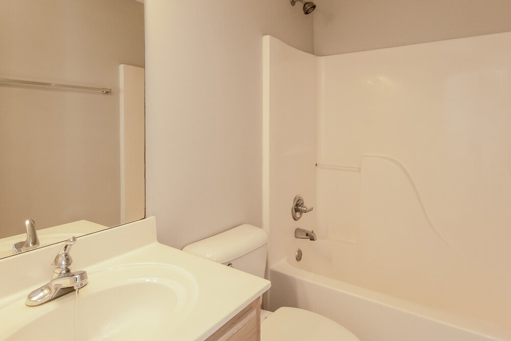 Building Photo - 3135 Quartz Dr