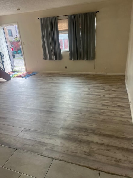 Building Photo - 1049 47th St