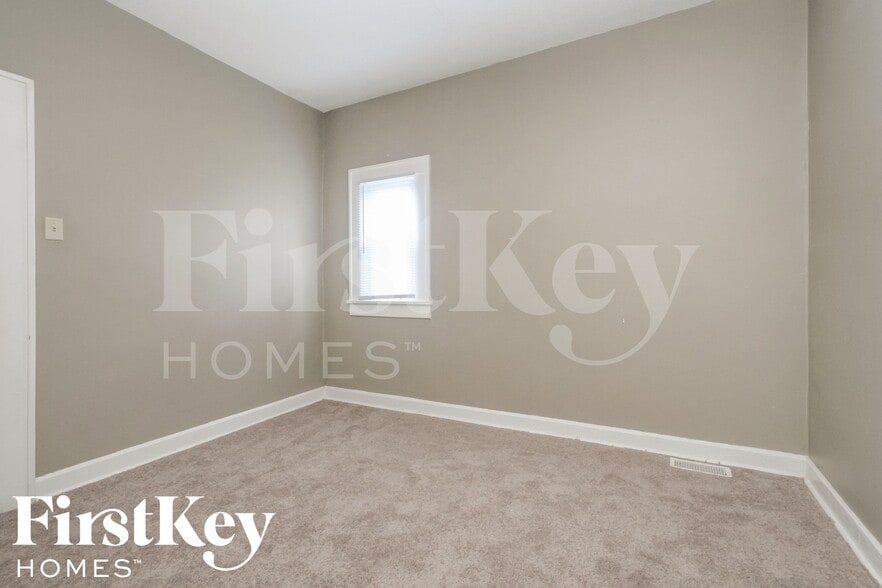 Building Photo - 2160 S Emerson Ave