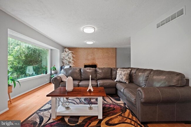 Building Photo - 5400 Woodlyn Ct