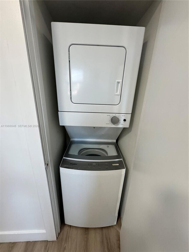 Building Photo - 1971 NW 2nd Ct