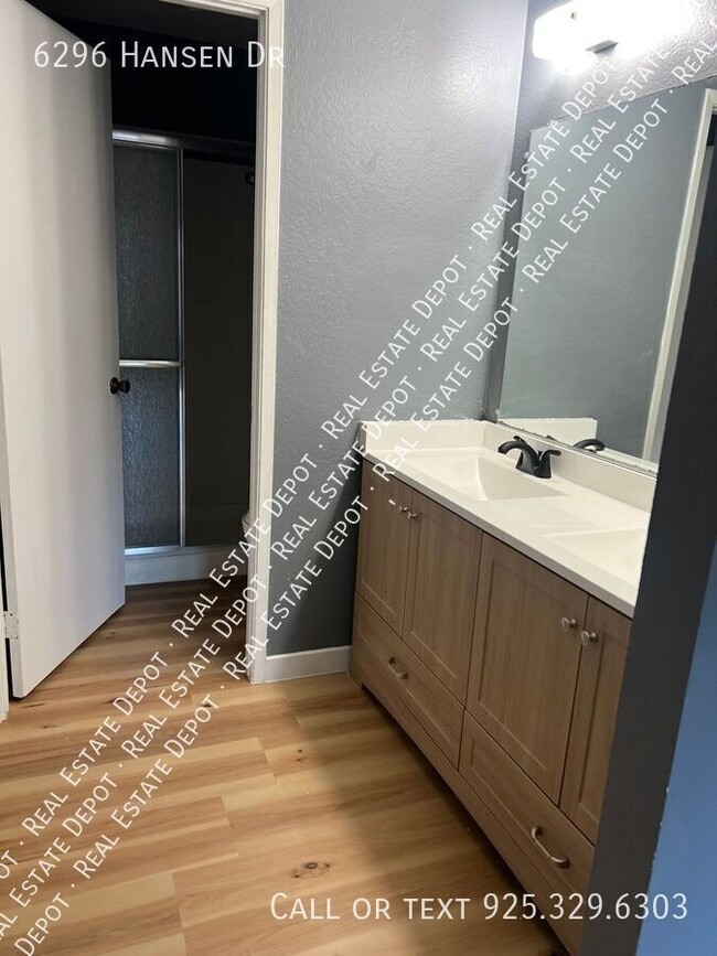 Building Photo - 6296 Hansen Dr