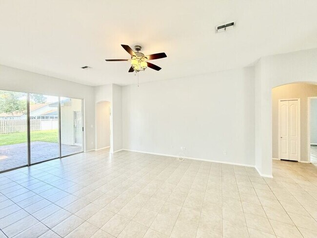 Building Photo - 4768 Ridgemoor Cir