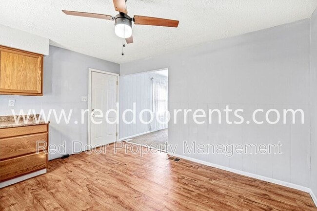 Building Photo - 1449 S Leland Ave