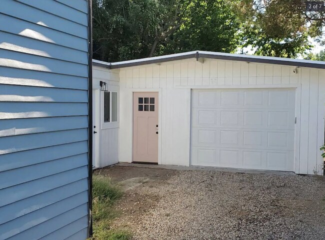 Building Photo - 1503 S Newport St