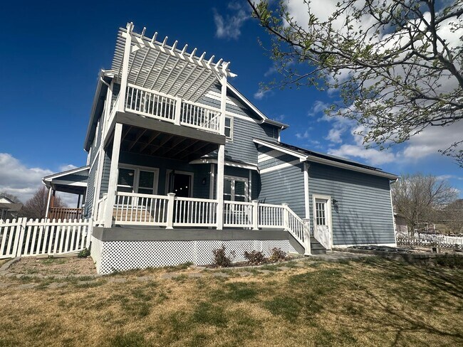 Building Photo - Brunner Farms Beauty