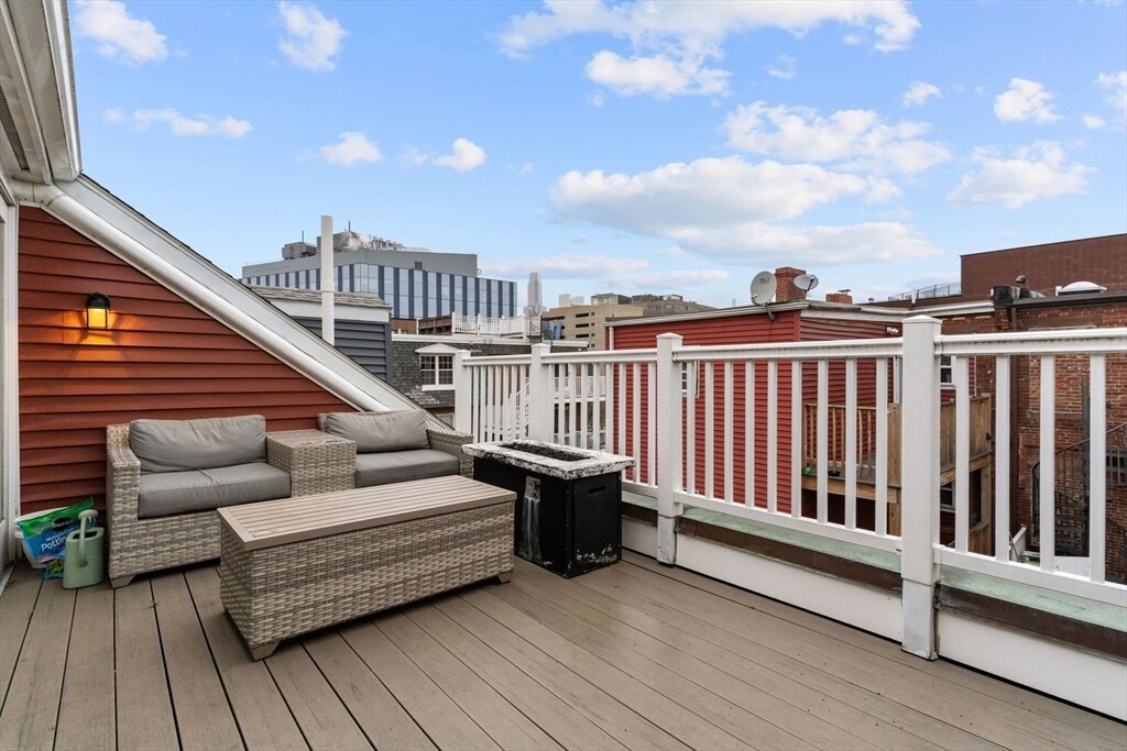 Building Photo - 62 Bolton St