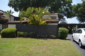 Building Photo - 716 White Pine Tree Rd