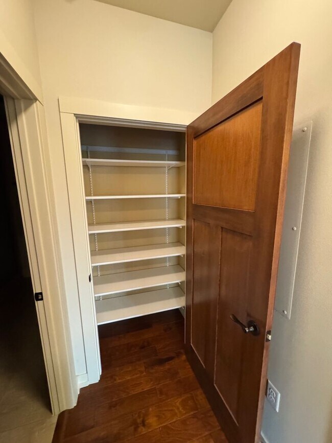 Building Photo - Polleys Square Luxury Condo For Rent