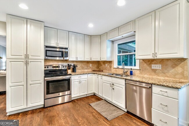 Building Photo - 1897 Mt Vernon Rd