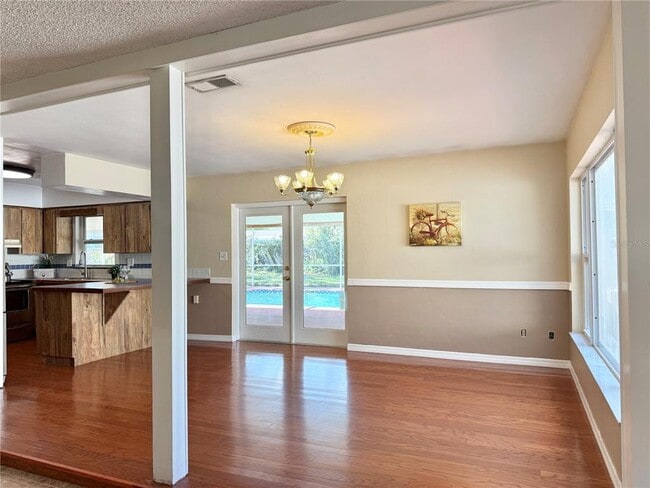 Building Photo - 2523 Krueger Ln