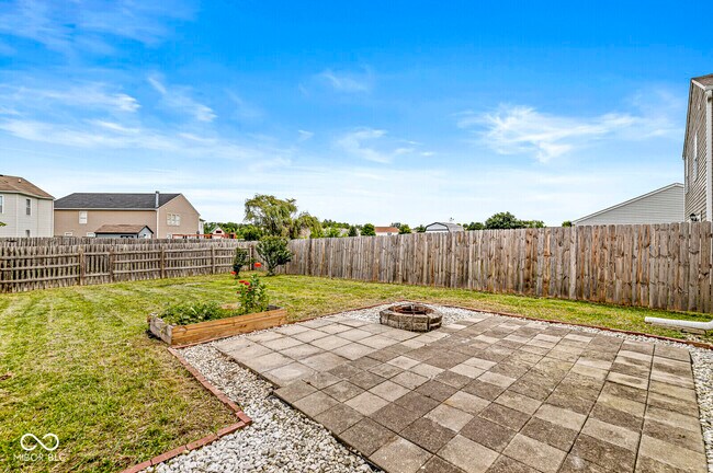 Building Photo - 7928 States Bend Dr