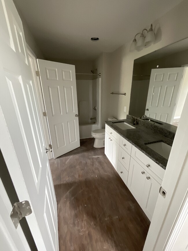 Building Photo - 1015 W C St