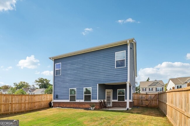 Building Photo - 3890 Clarington Dr