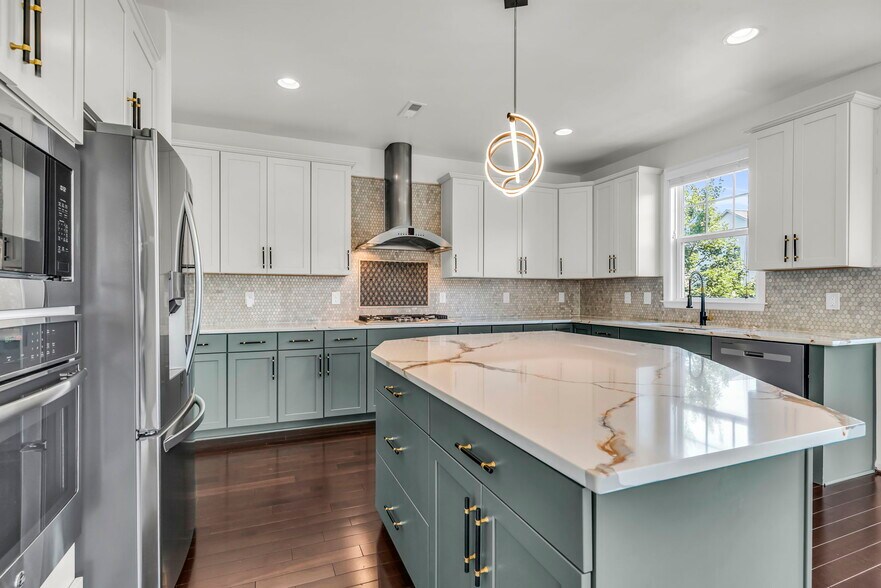 Building Photo - 42522 Stratford Landing Dr