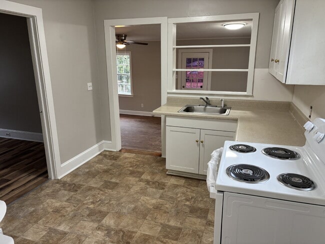 Building Photo - Fresh & Inviting! Refreshed 3-Bedroom Home in Winston-Salem