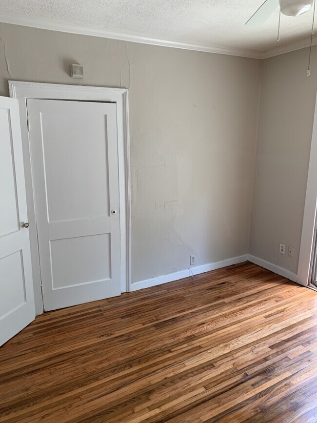 Building Photo - 2212 Yancey Ave