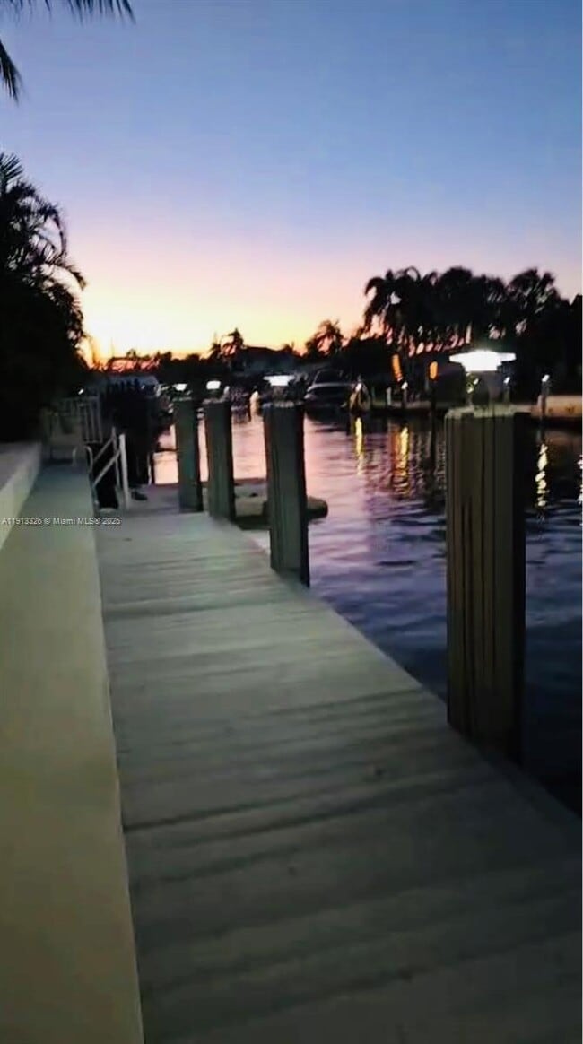 Building Photo - 959 Eve St