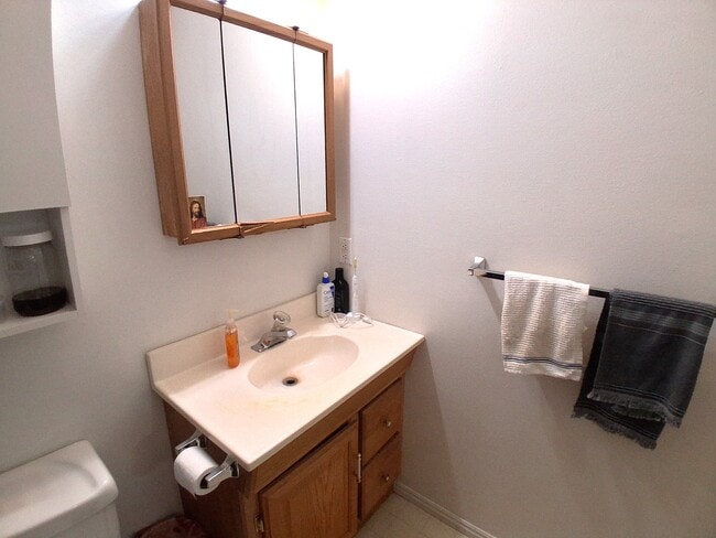 Building Photo - 361 N 700 E