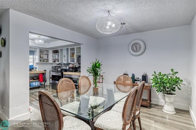 Building Photo - 200 NE 12th Ave