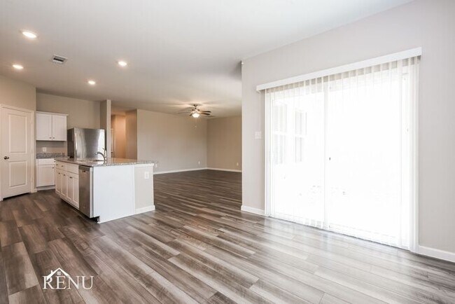 Building Photo - 1645 Braeburn Ln