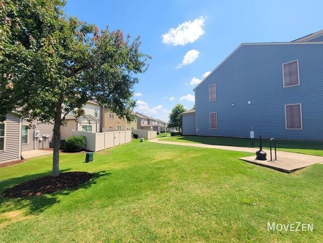 Building Photo - 104 Brier Crossings Loop