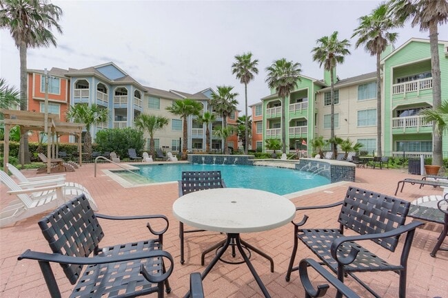 Building Photo - 7000 Seawall Blvd