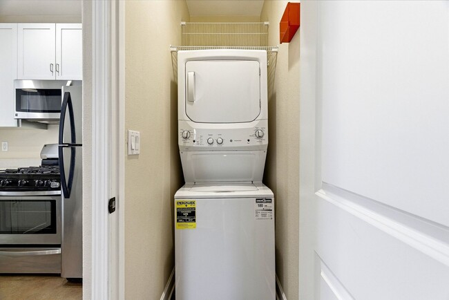 Building Photo - Sunny & Private 1BR Home in Prime Santa Cruz Location