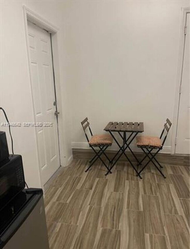 Building Photo - 1360 SW 142nd Ave