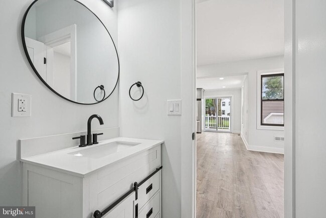 Building Photo - 3547 Finlaw Ave