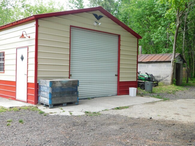 Building Photo - 13940 Ramblewood Dr
