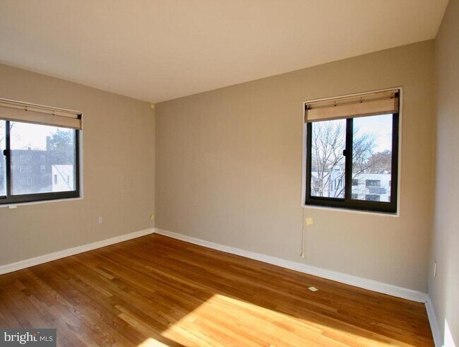 Building Photo - 2610 Tunlaw Rd NW