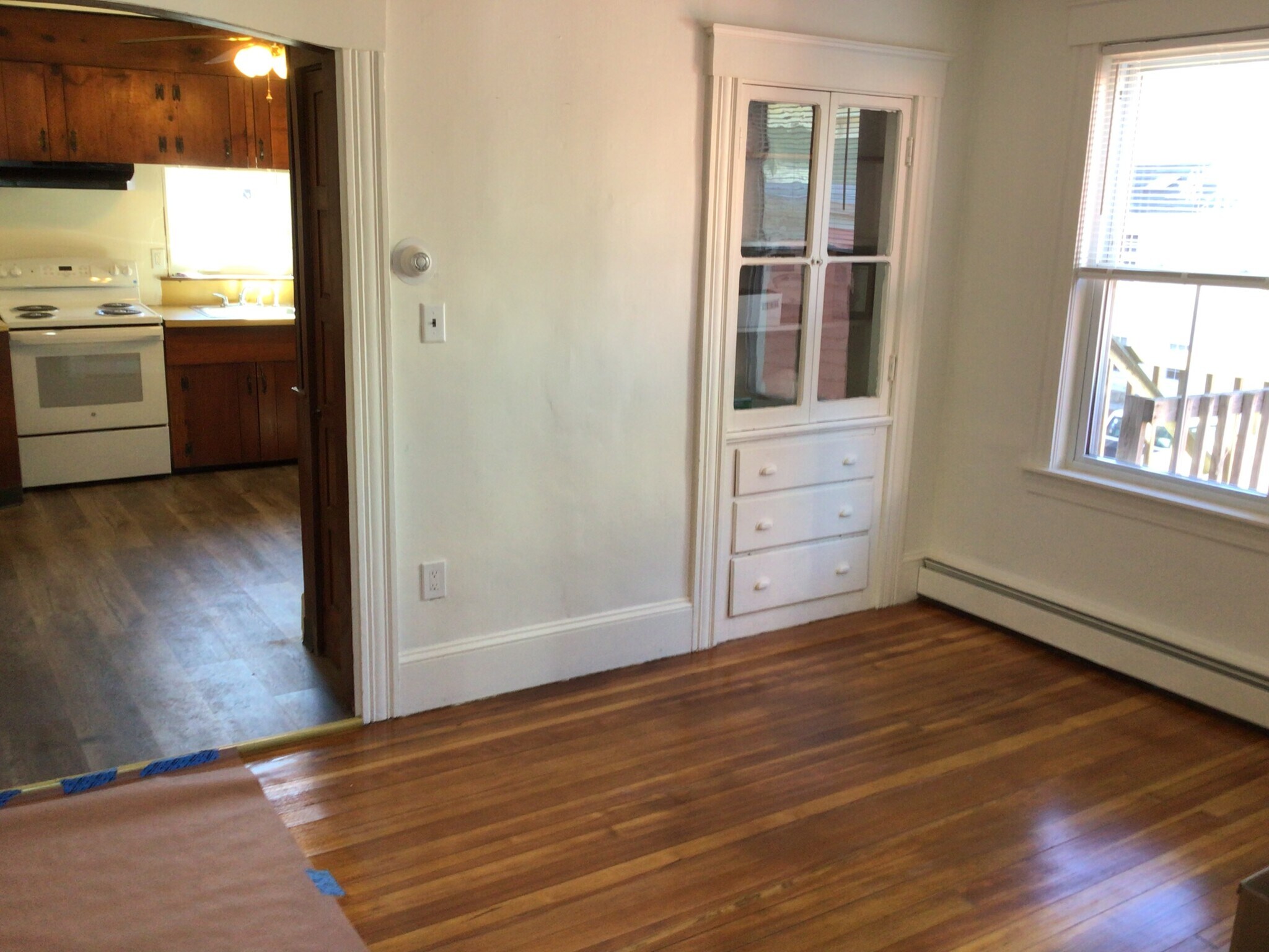 Building Photo - 10 1/2 Bentley St