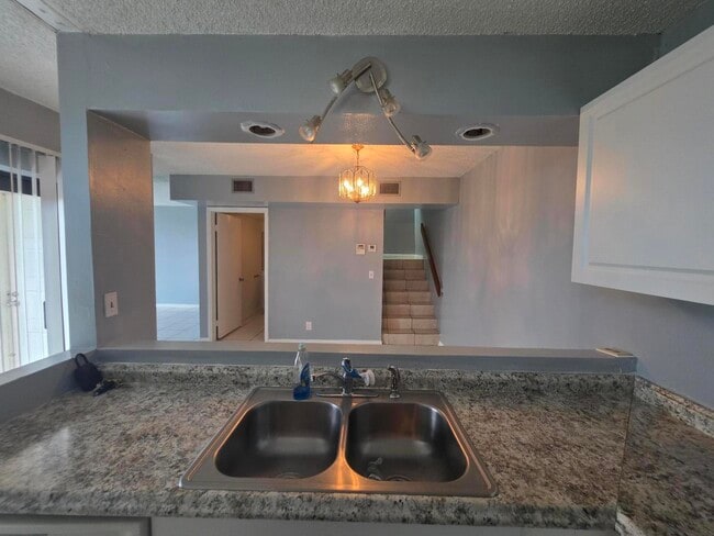 Building Photo - 3776 Victoria Dr