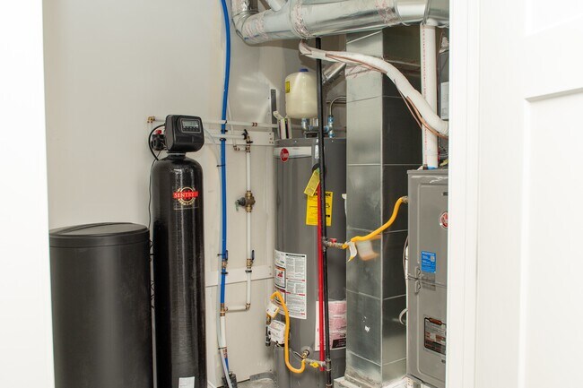 Building Photo - 880 S 340 E