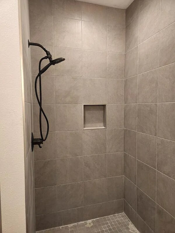 Building Photo - 946 Kings Dr