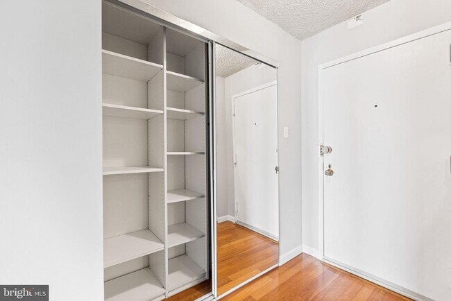 Building Photo - 1325 18th St NW