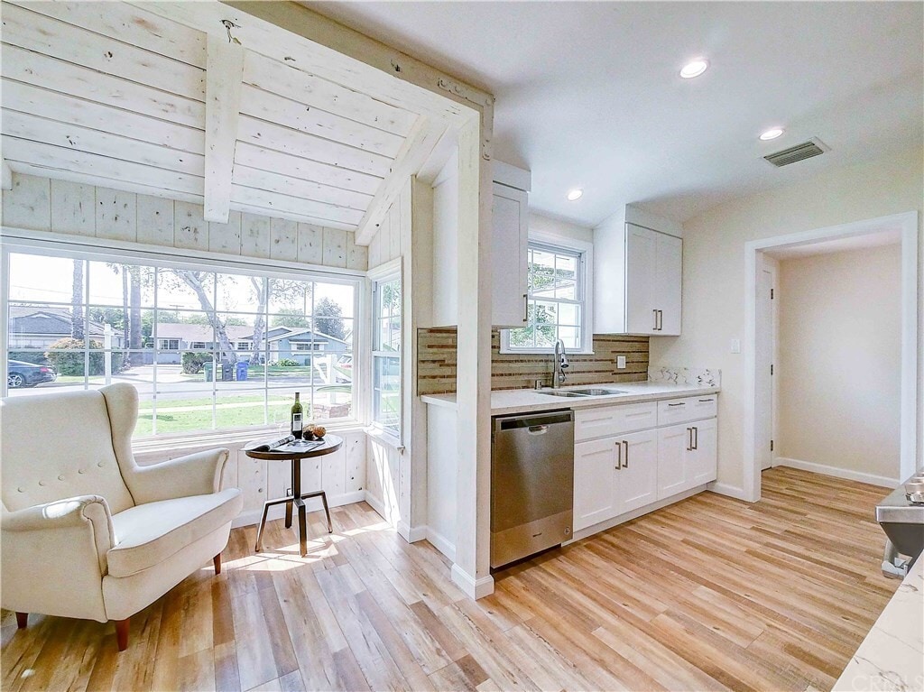 Building Photo - 15931 Tuba St