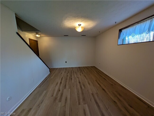 Building Photo - 3792 Baumberger Rd