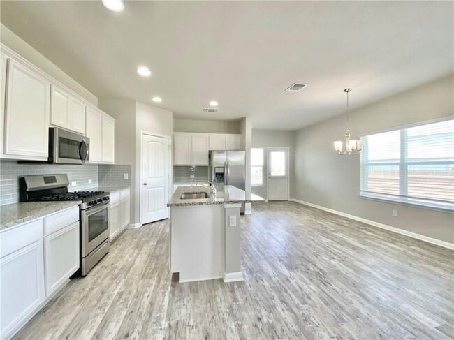 Building Photo - 2036 Port Ellen Dr