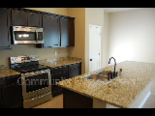 Building Photo - 828 Northbrook Dr