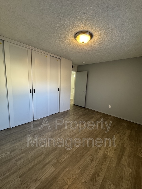 Building Photo - 1212 Chelwood Park Blvd NE