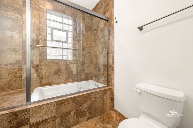 Building Photo - Portage Park 3-Bedroom Gem with Laundry In...