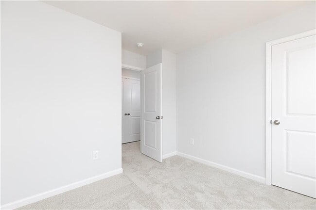 Building Photo - 3085 Cambridge Ml St